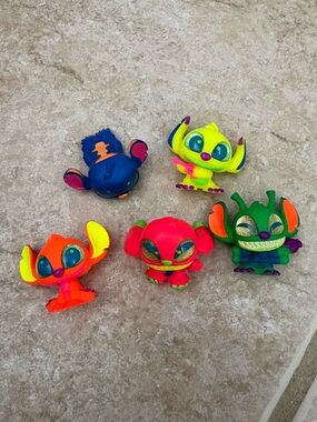 Disney Stitch Black light doorable figurines set of 5